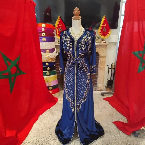 Second-hand Moroccan caftan with belt — photo 13