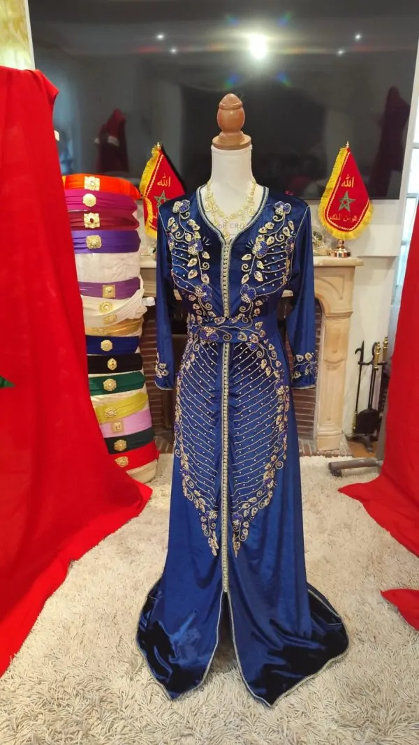 Second-hand Moroccan caftan with belt — photo 9