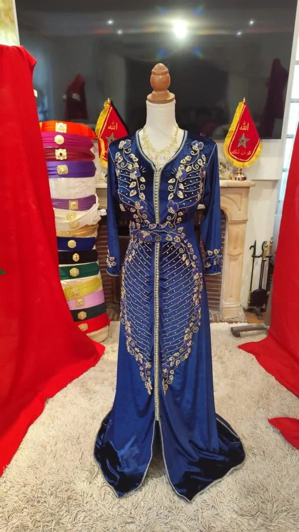 Second-hand Moroccan caftan with belt — photo 11