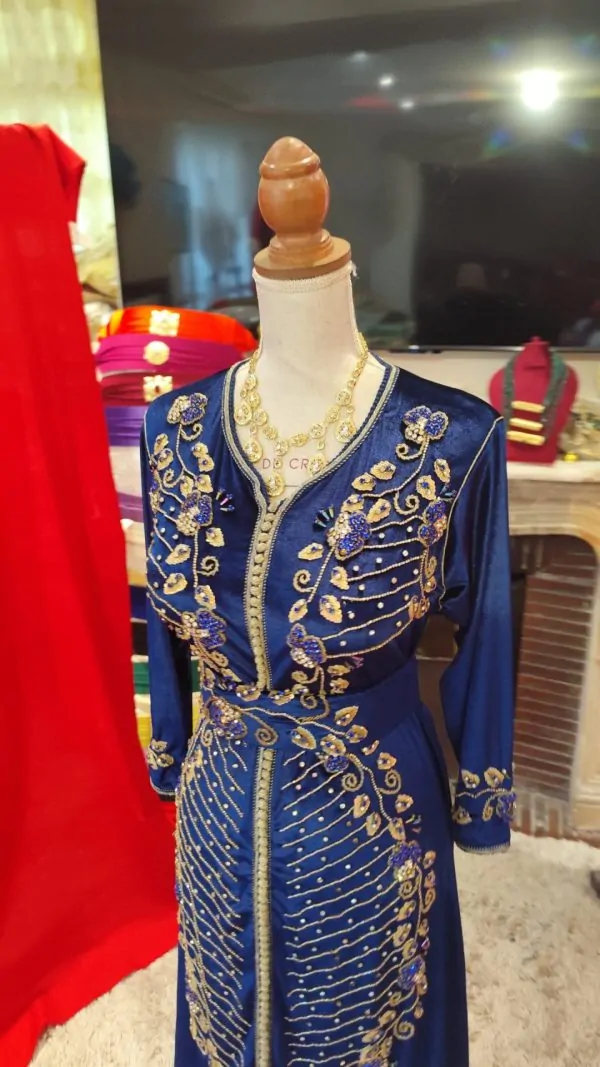 Second-hand Moroccan caftan with belt — photo 15