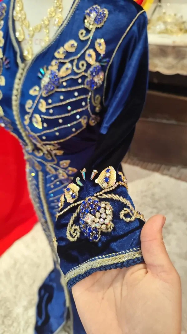 Second-hand Moroccan caftan with belt — photo 7
