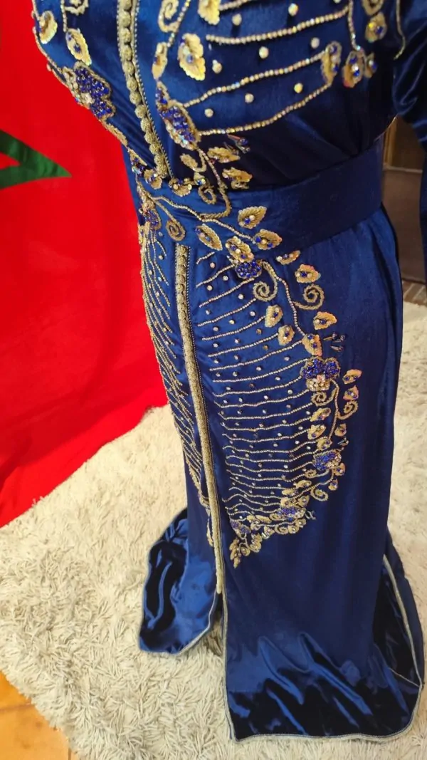 Second-hand Moroccan caftan with belt — photo 2