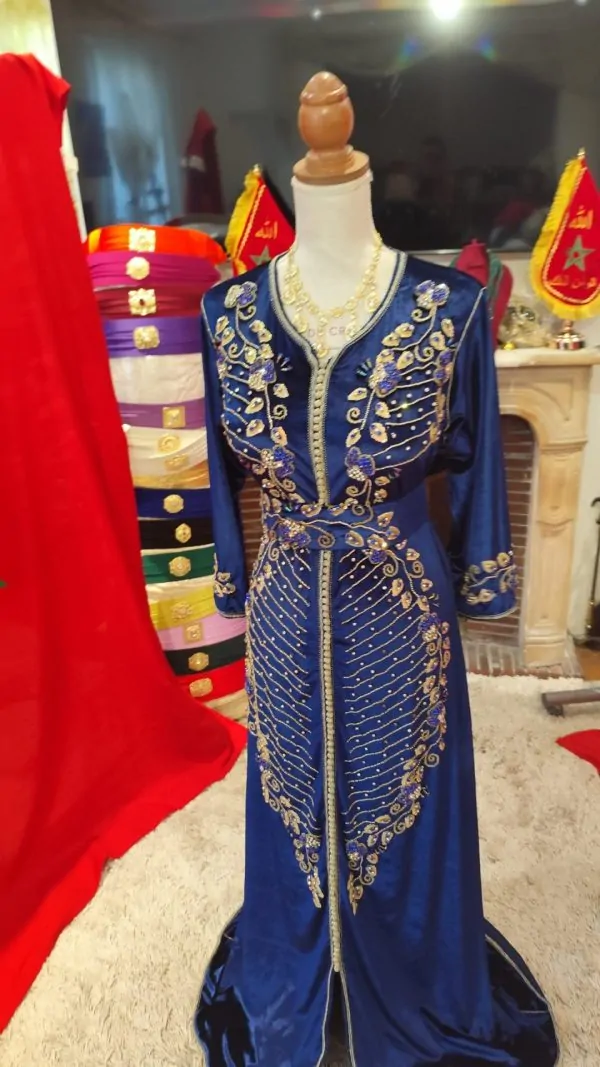 Second-hand Moroccan caftan with belt — photo 6
