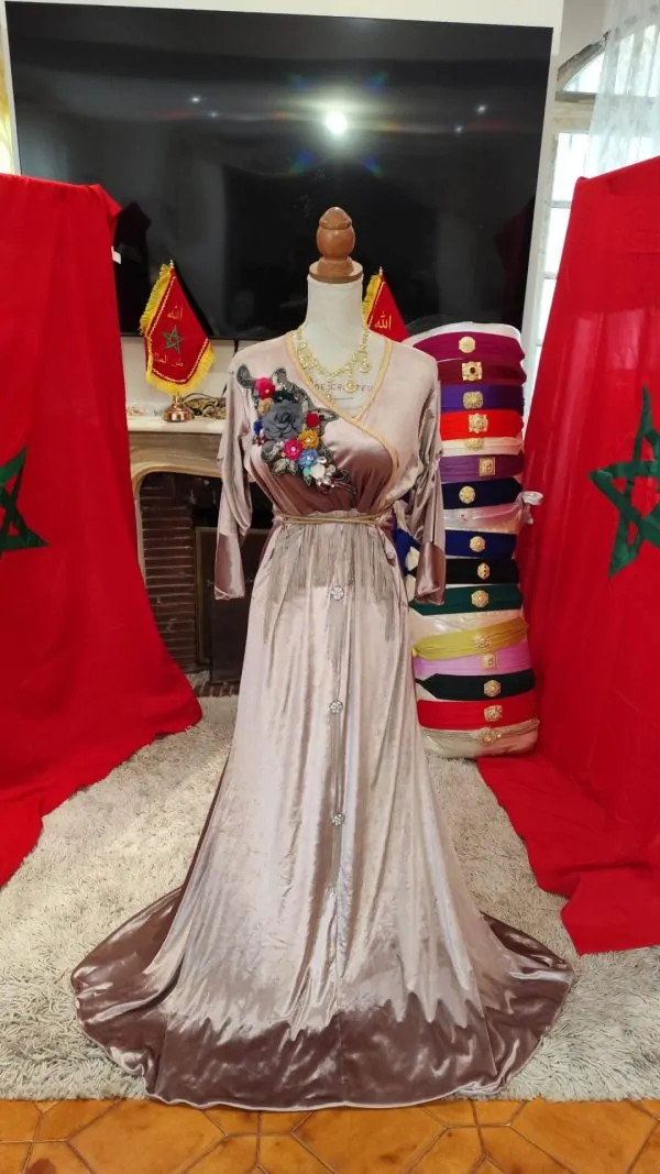 Gebrauchter marokkanischer Kaftan, wie neu — photo 4