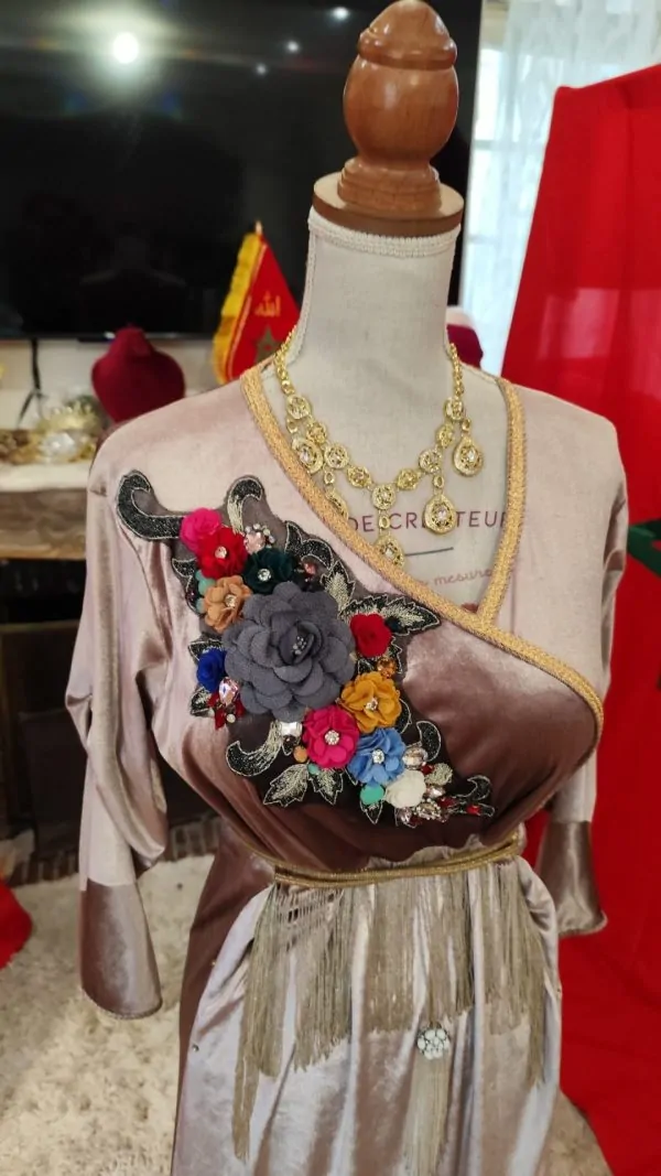 Gebrauchter marokkanischer Kaftan, wie neu — photo 7