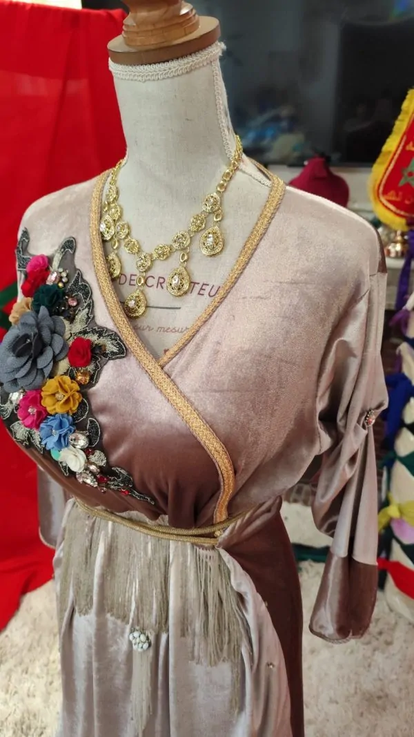 Gebrauchter marokkanischer Kaftan, wie neu — photo 2