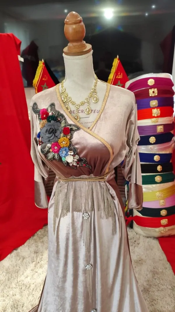 Gebrauchter marokkanischer Kaftan, wie neu — photo 3