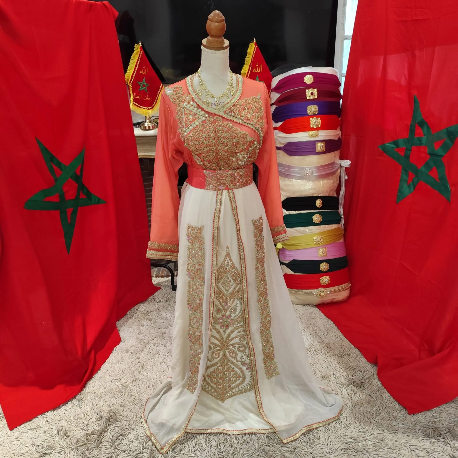 caftan marocain neuf avec ceinture