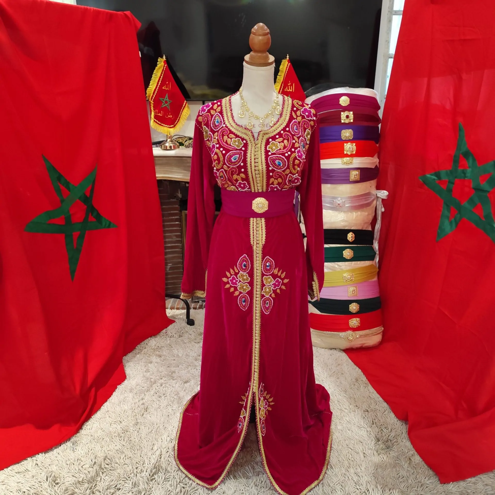 caftan marocain quasi neuf