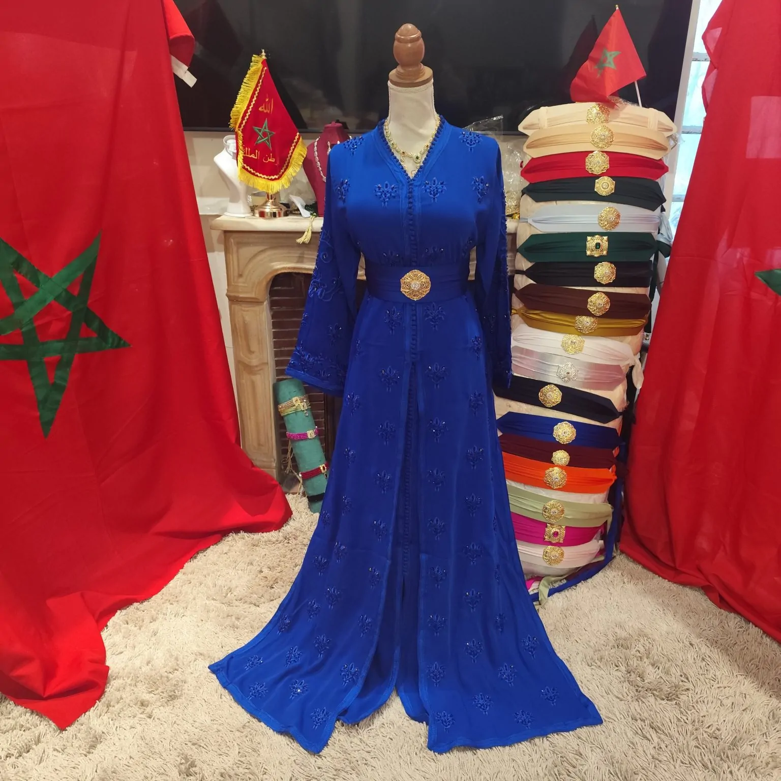 caftan marocain neuf avec la ceinture