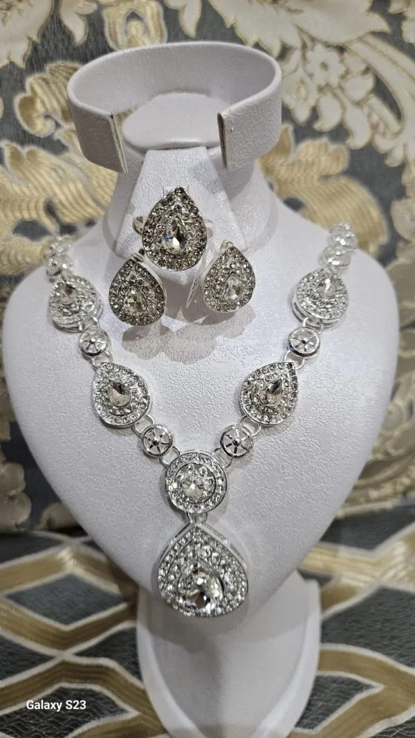 New jewelry set — photo 2