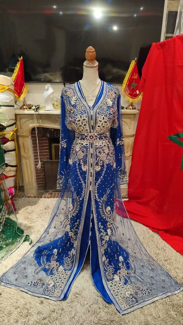 Neuer marokkanischer Kaftan mit Gürtel — photo 4