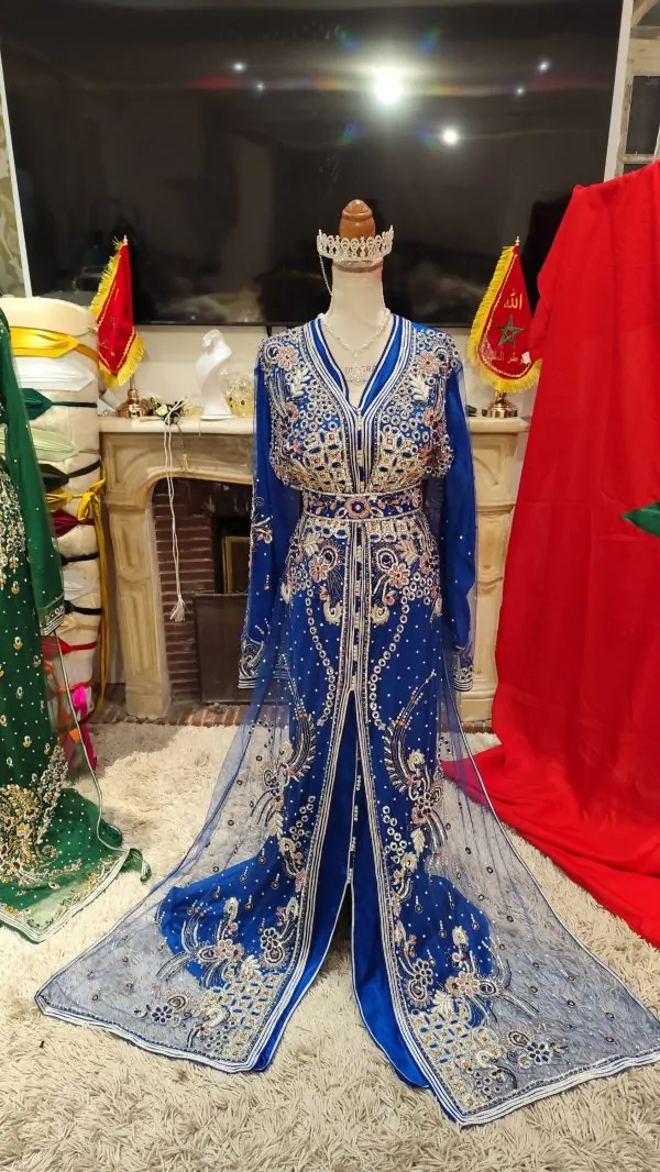 Neuer marokkanischer Kaftan mit Gürtel — photo 2
