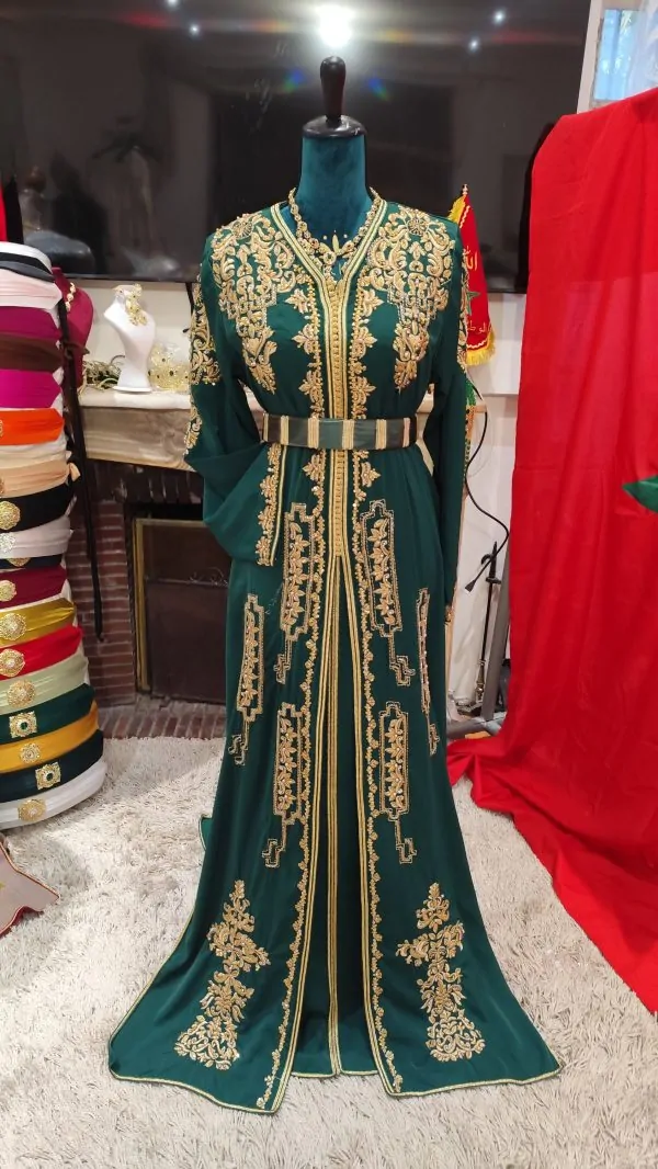 caftan marocain porté une fois avec ceinture — photo 15