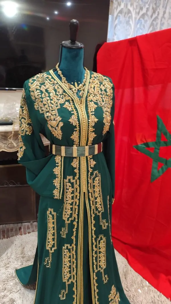 caftan marocain porté une fois avec ceinture — photo 10