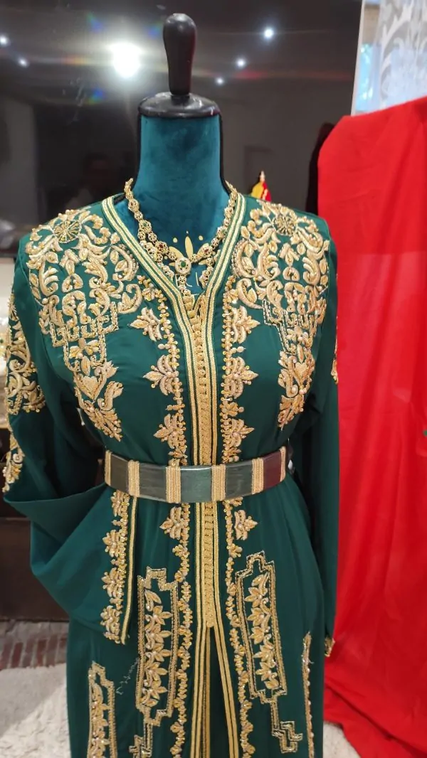 caftan marocain porté une fois avec ceinture — photo 8