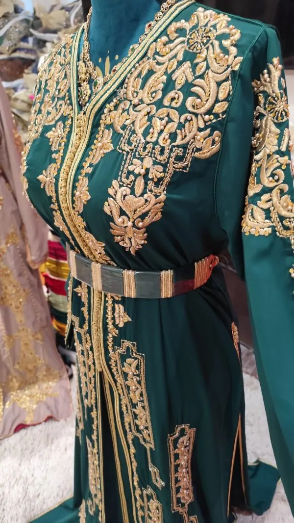 caftan marocain porté une fois avec ceinture — photo 11