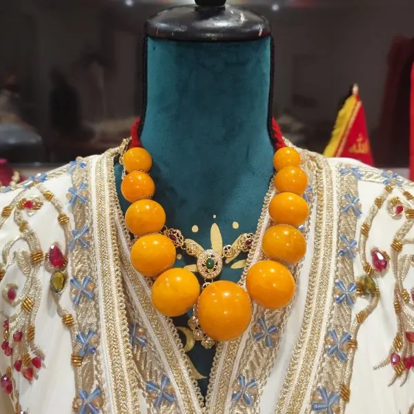 Collar loubanne
