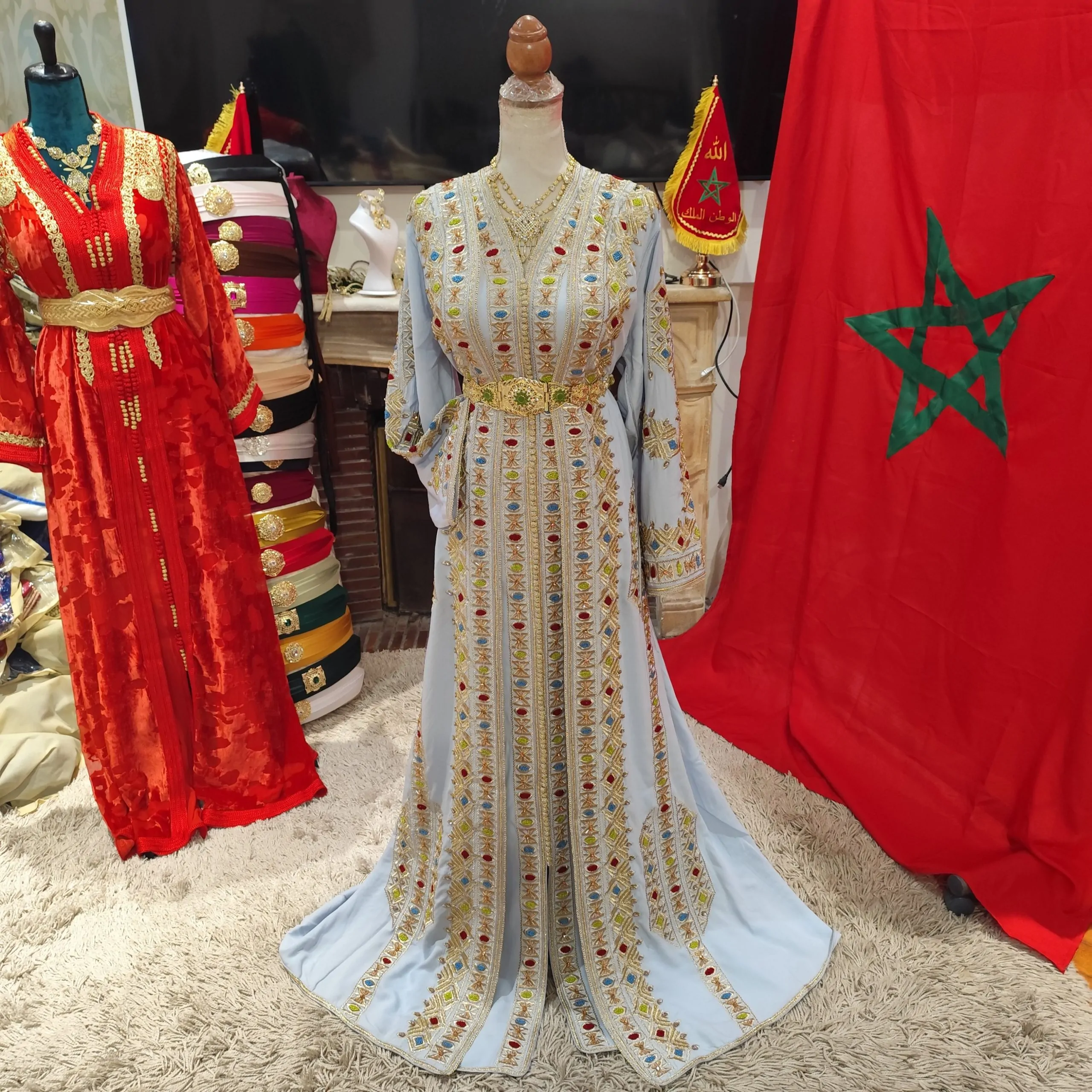 Caftan Marocain Traditionnel Luxe – Fait Main – Aisselle à Aisselle 60 cm – Image 7