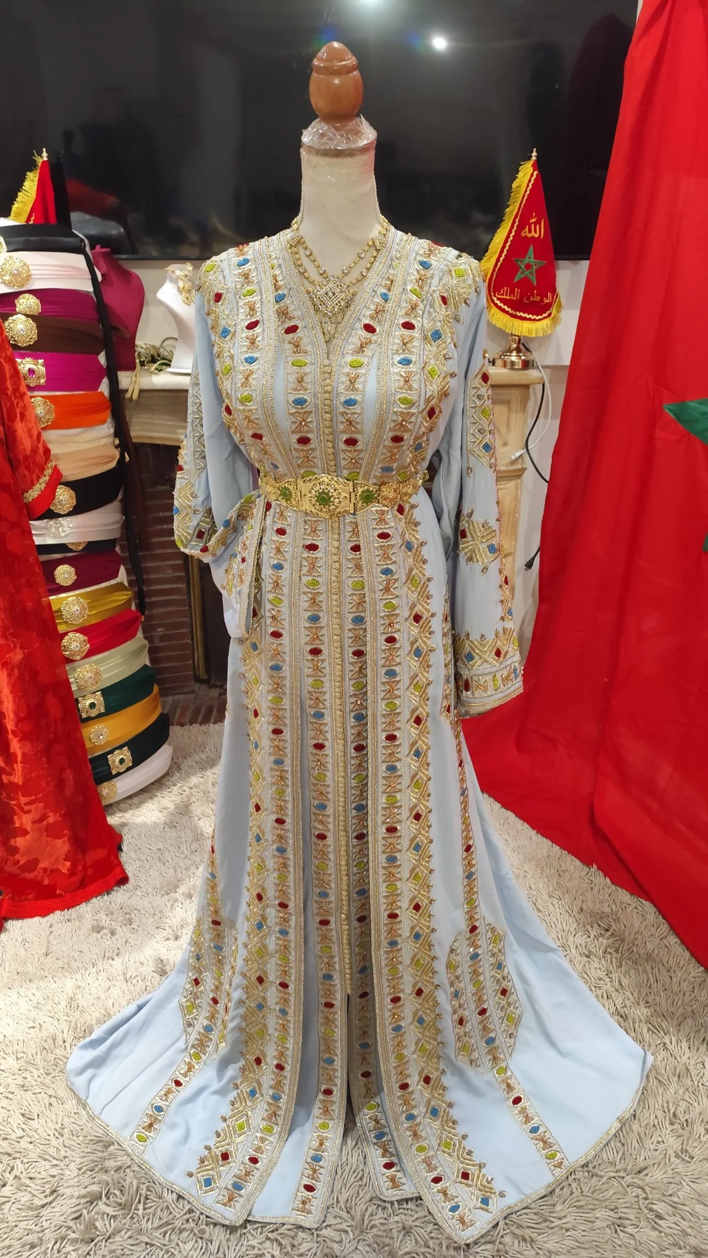 Caftan Marocain Traditionnel Luxe – Fait Main – Aisselle à Aisselle 60 cm – Image 6