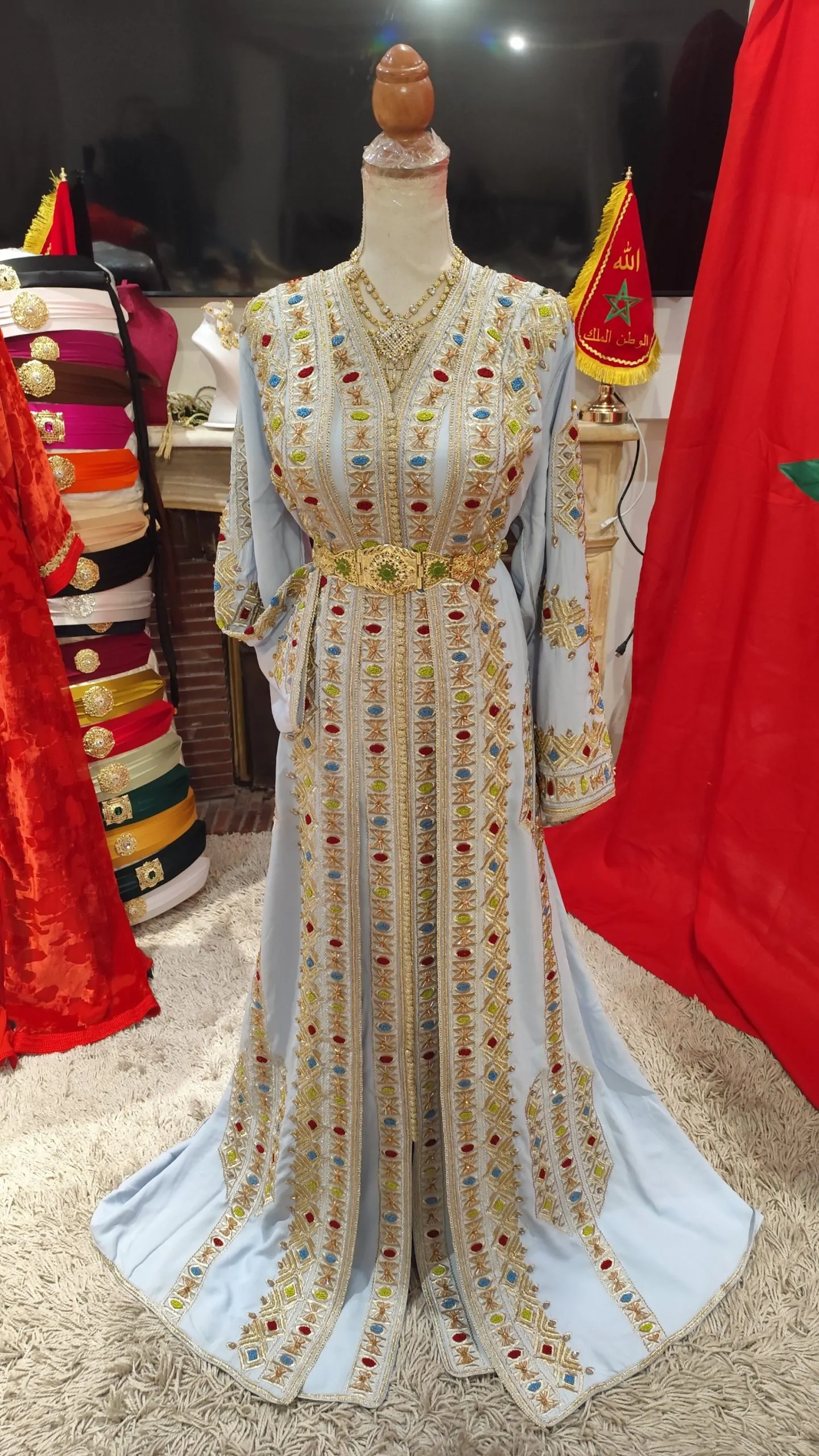 Caftan Marocain Traditionnel Luxe – Fait Main – Aisselle à Aisselle 60 cm – Image 2