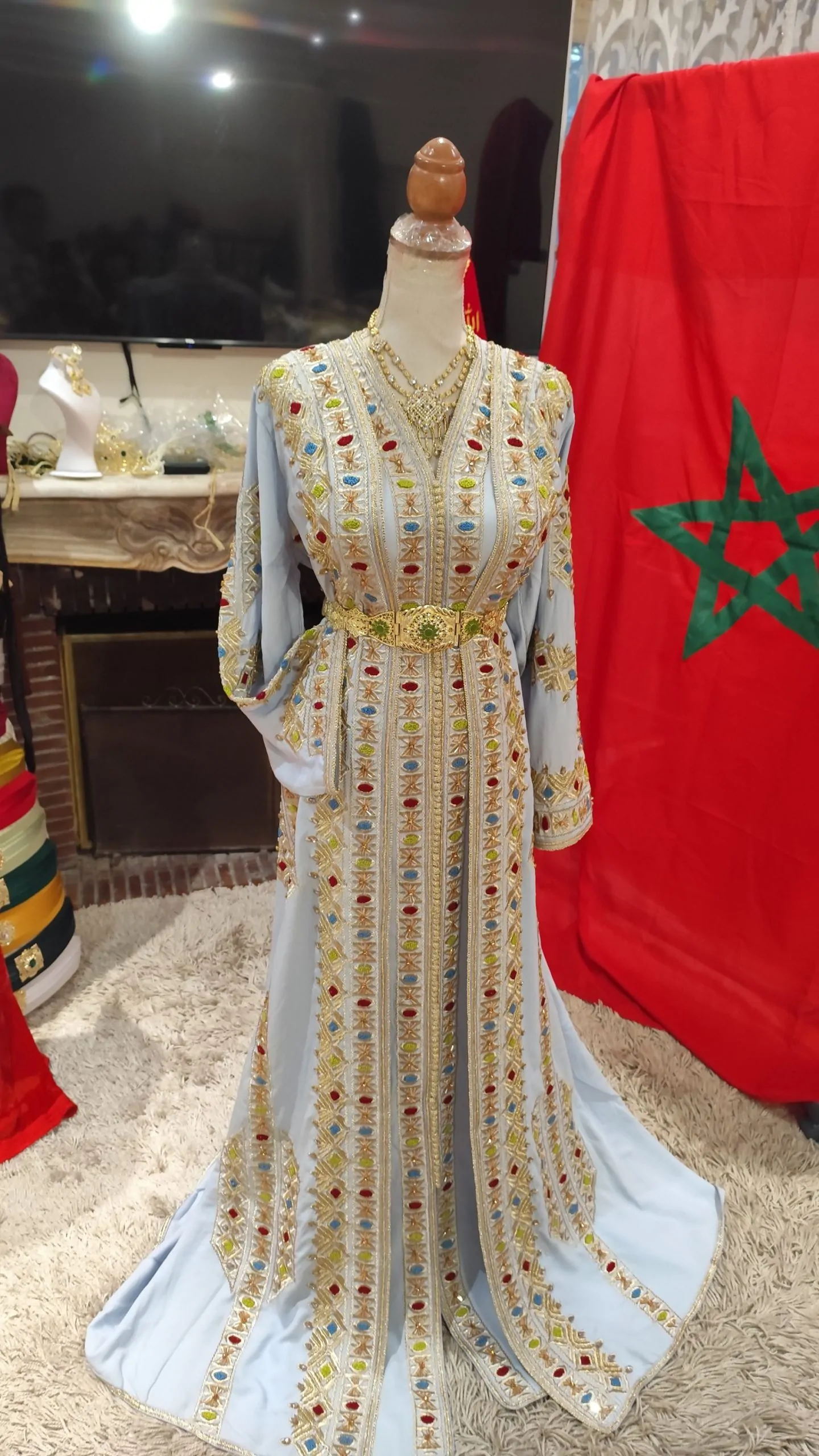 Caftan Marocain Traditionnel Luxe – Fait Main – Aisselle à Aisselle 60 cm – Image 12