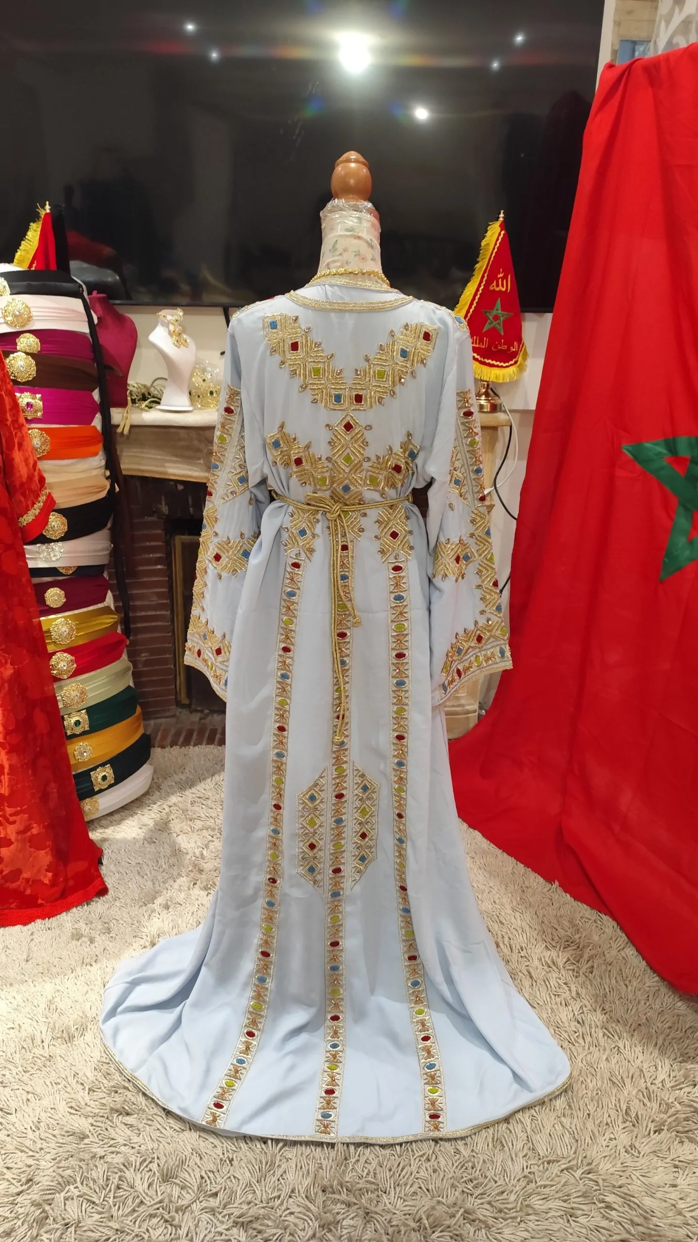 Caftan Marocain Traditionnel Luxe – Fait Main – Aisselle à Aisselle 60 cm – Image 4