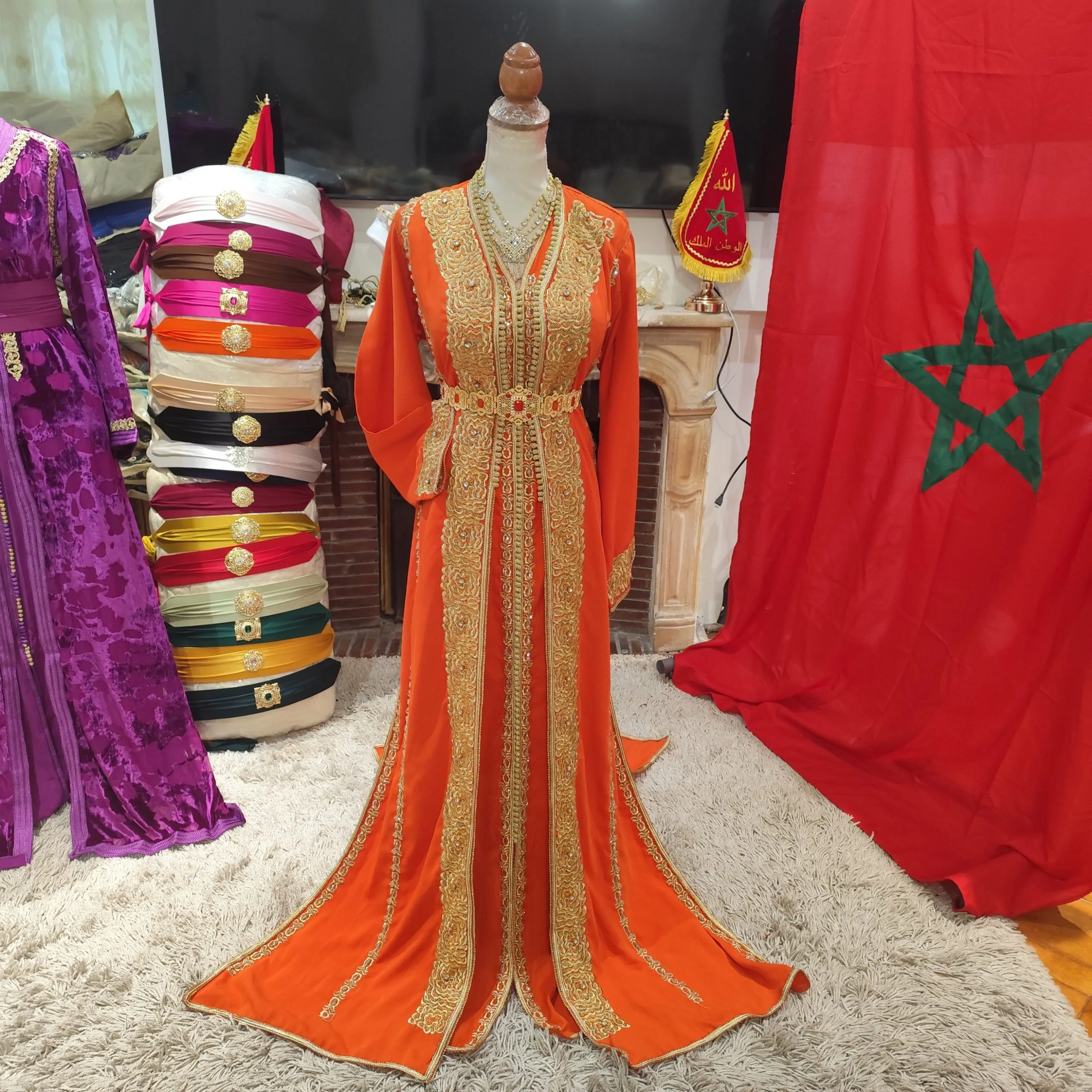 Caftan Marocain Traditionnel d’Occasion – Aisselle à Aisselle 60 cm – Fait Main