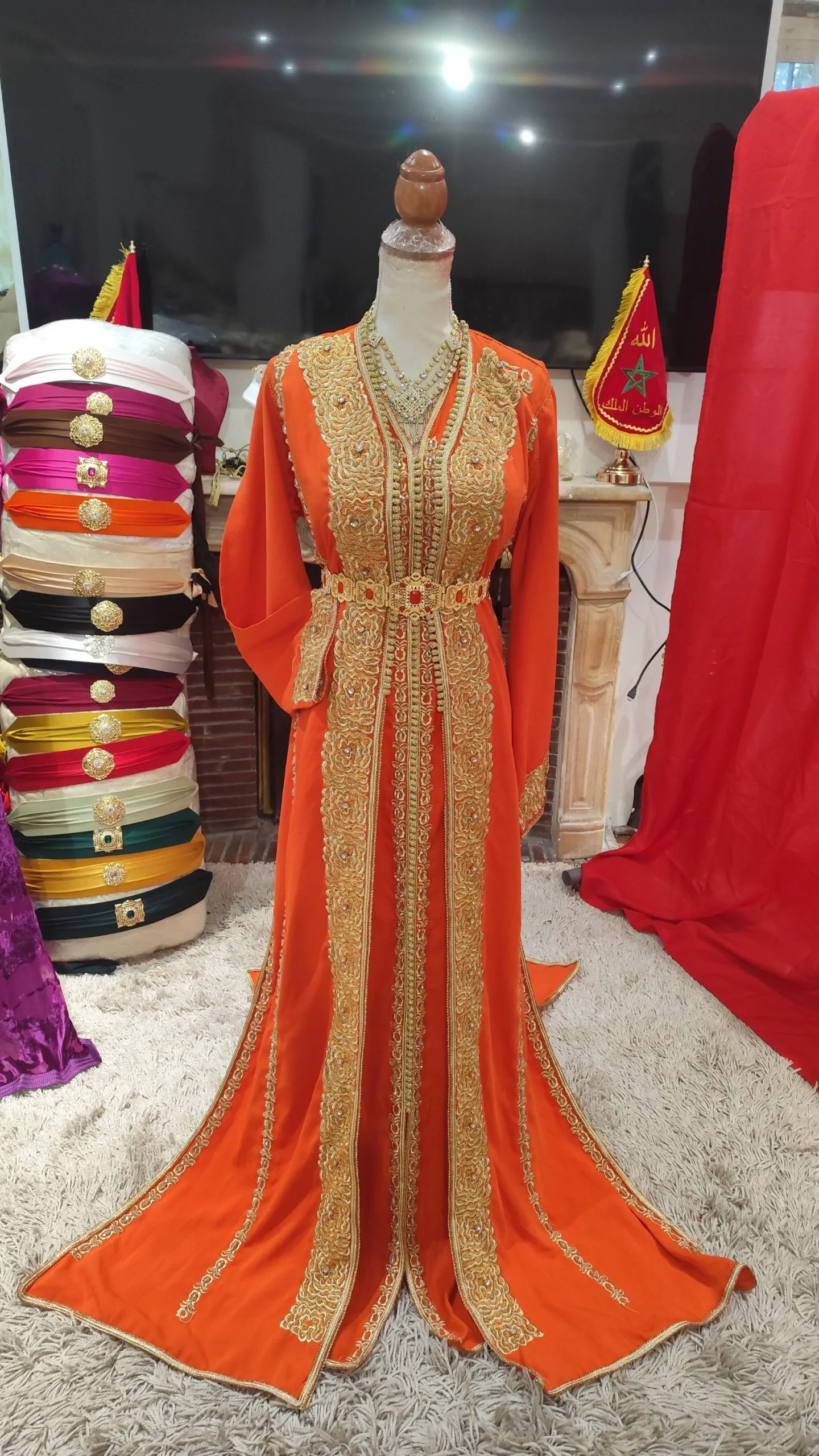 Caftan Marocain Traditionnel d’Occasion – Aisselle à Aisselle 60 cm – Fait Main – Image 5