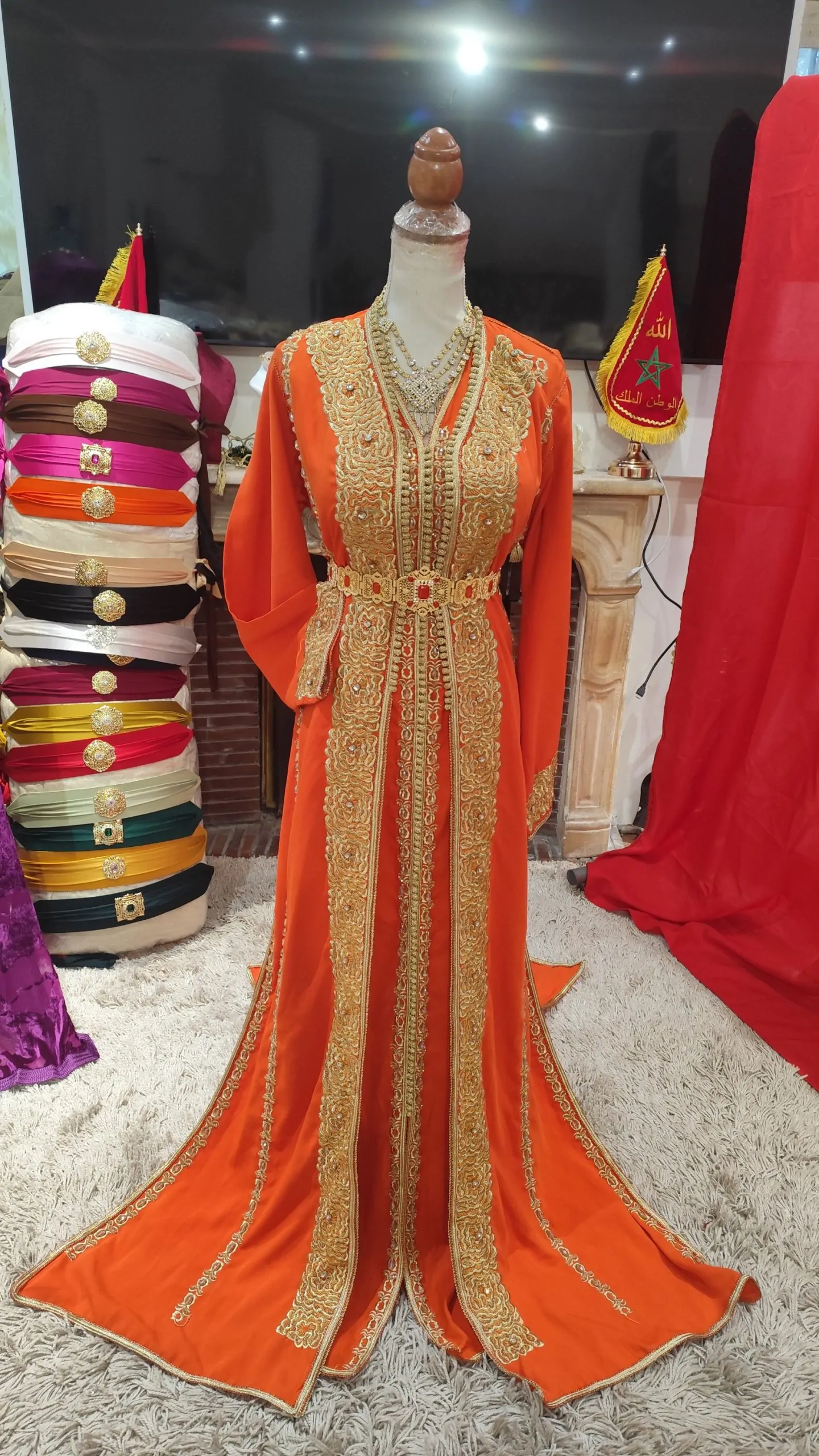 Caftan Marocain Traditionnel d’Occasion – Aisselle à Aisselle 60 cm – Fait Main – Image 9