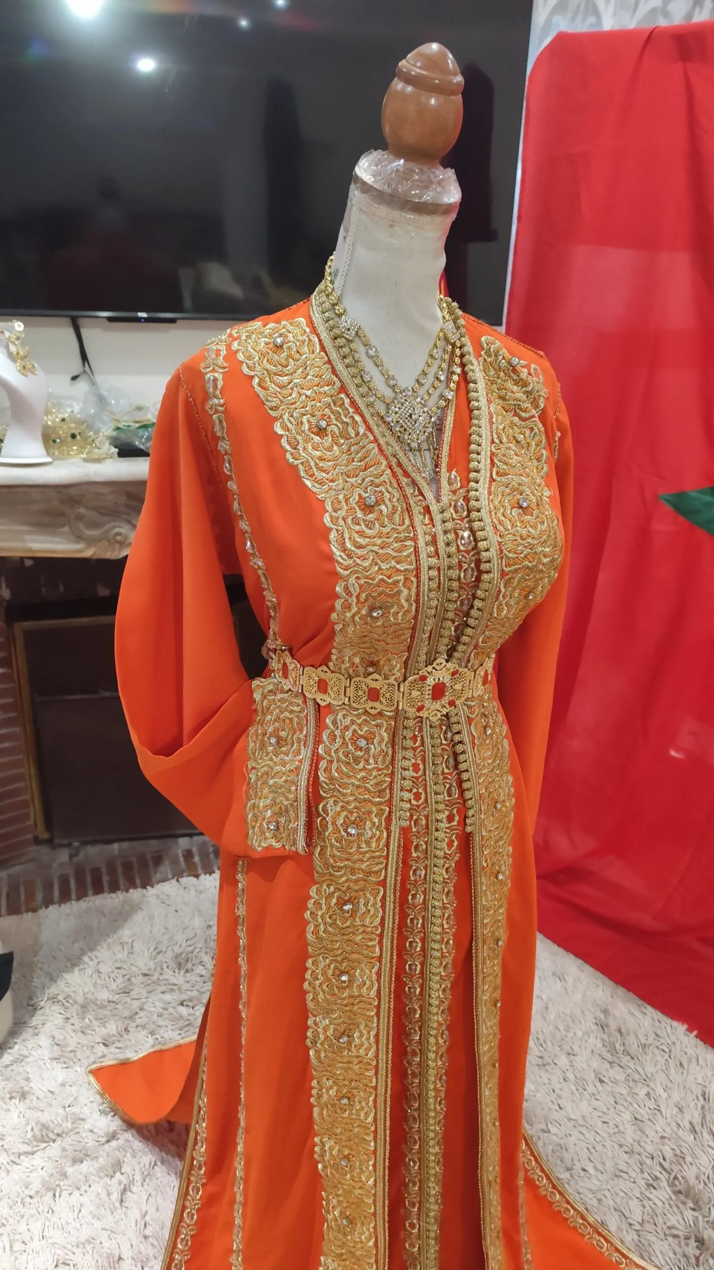 Caftan Marocain Traditionnel d’Occasion – Aisselle à Aisselle 60 cm – Fait Main – Image 3