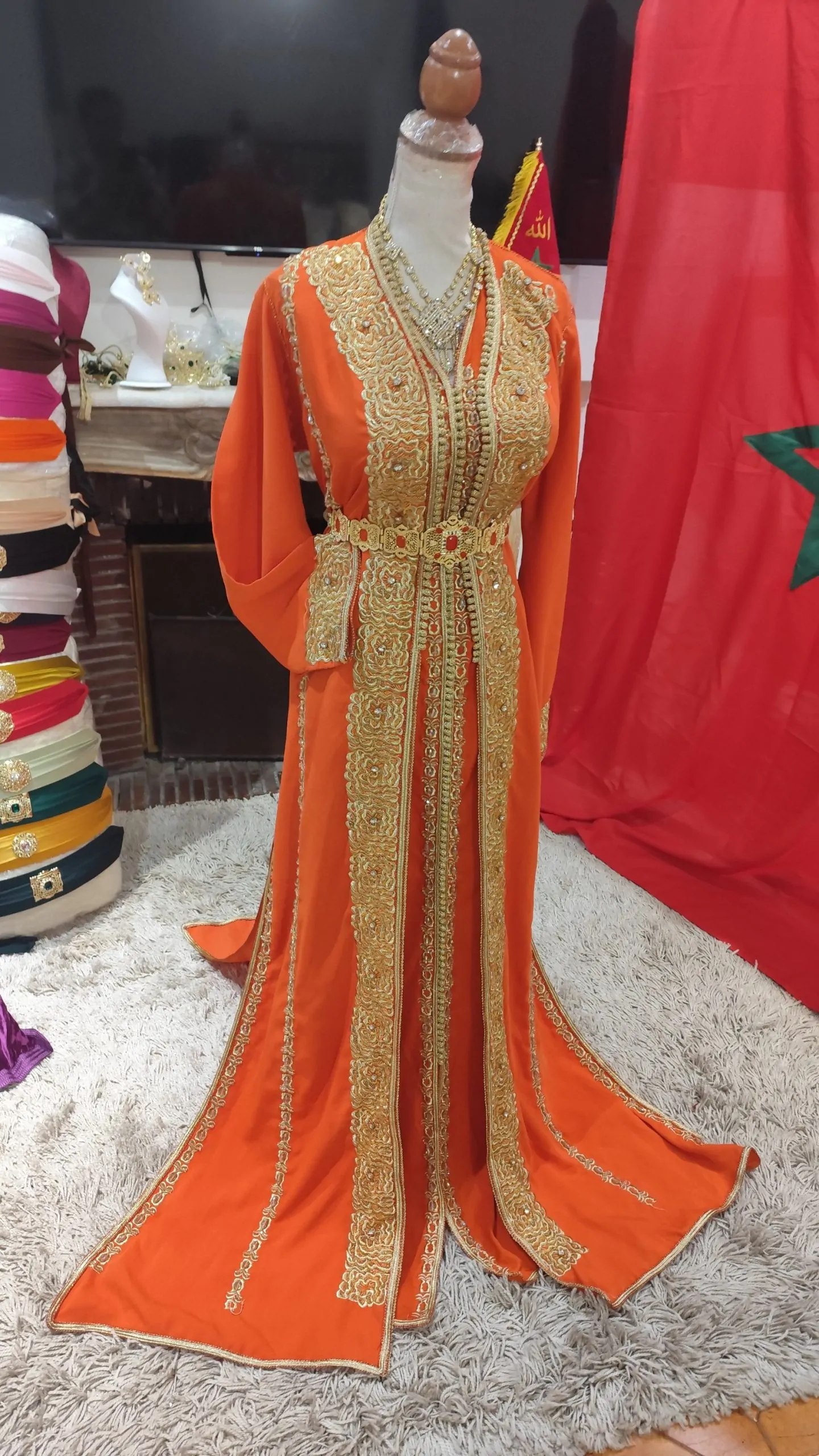 Caftan Marocain Traditionnel d’Occasion – Aisselle à Aisselle 60 cm – Fait Main – Image 4