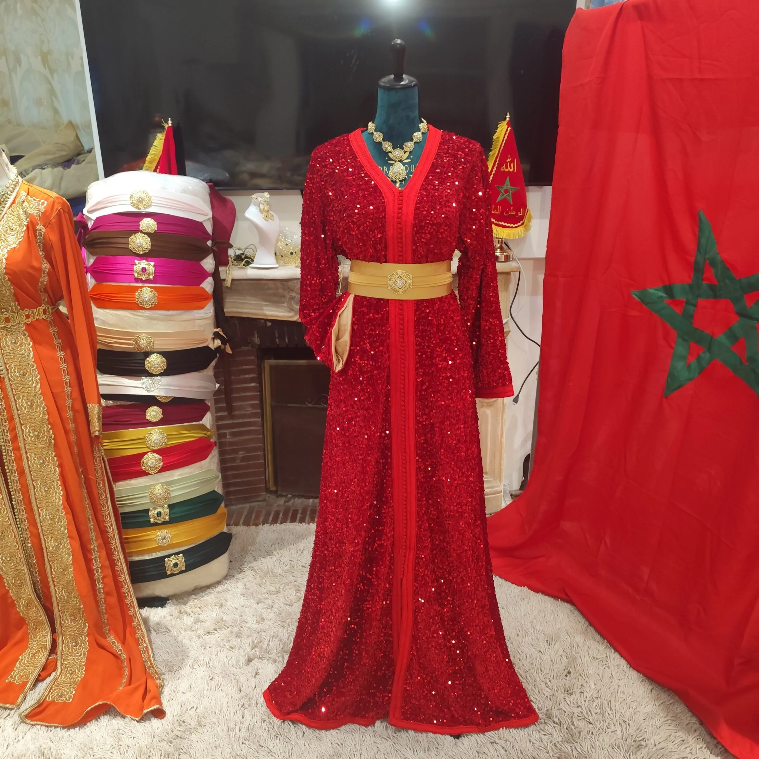 Caftan Marocain Traditionnel Fait Main – Aisselle à Aisselle 60 cm – Modèle Artisanal