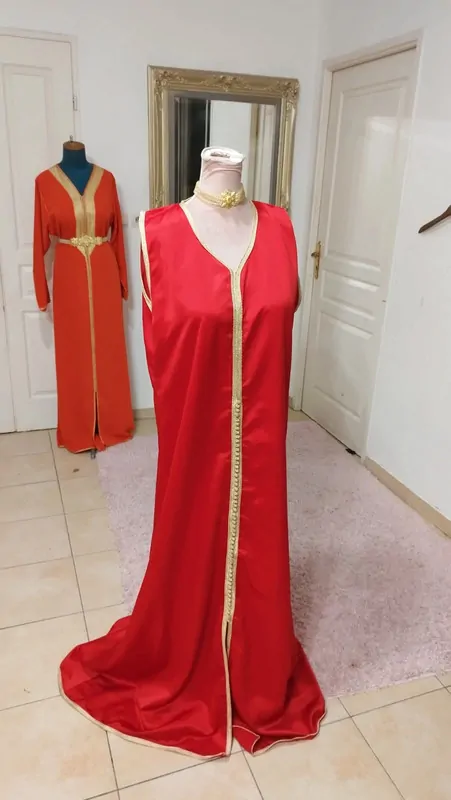 Caftan Marocain Deux Pièces Haute Couture d’Occasion – Image 2