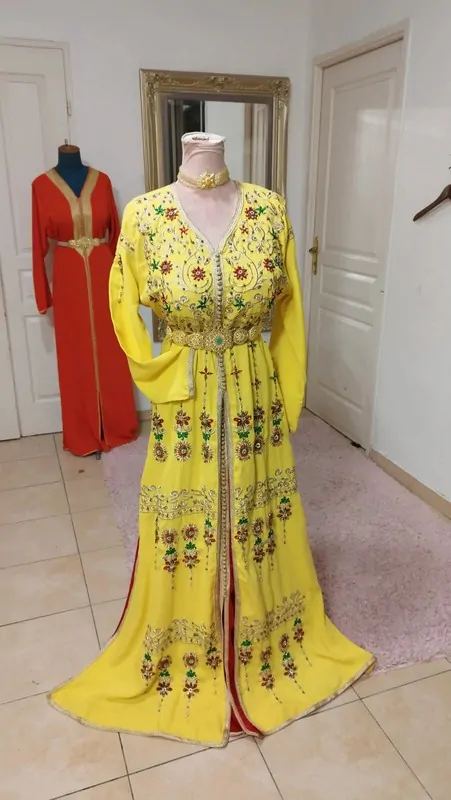 Caftan Marocain Deux Pièces Haute Couture d’Occasion – Image 3