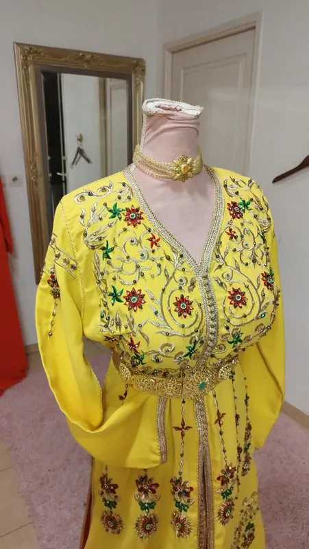 Caftan Marocain Deux Pièces Haute Couture d’Occasion – Image 4
