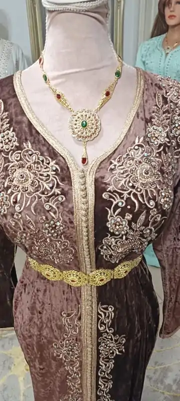 Caftan marocain d'occasion (9ftan une pièce) – Image 2