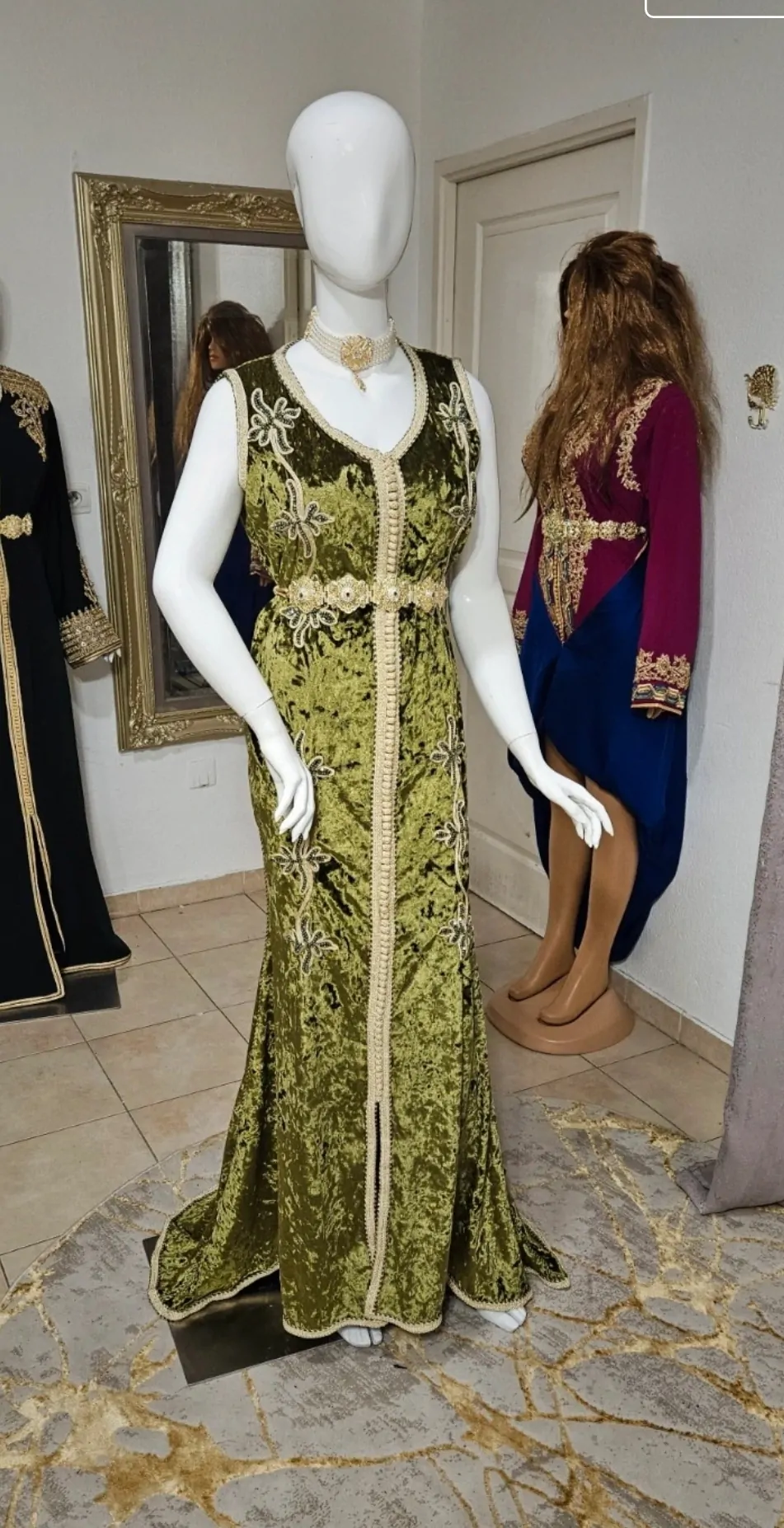 Caftan marocain une pièce d'occasion coupe sirène – Image 3