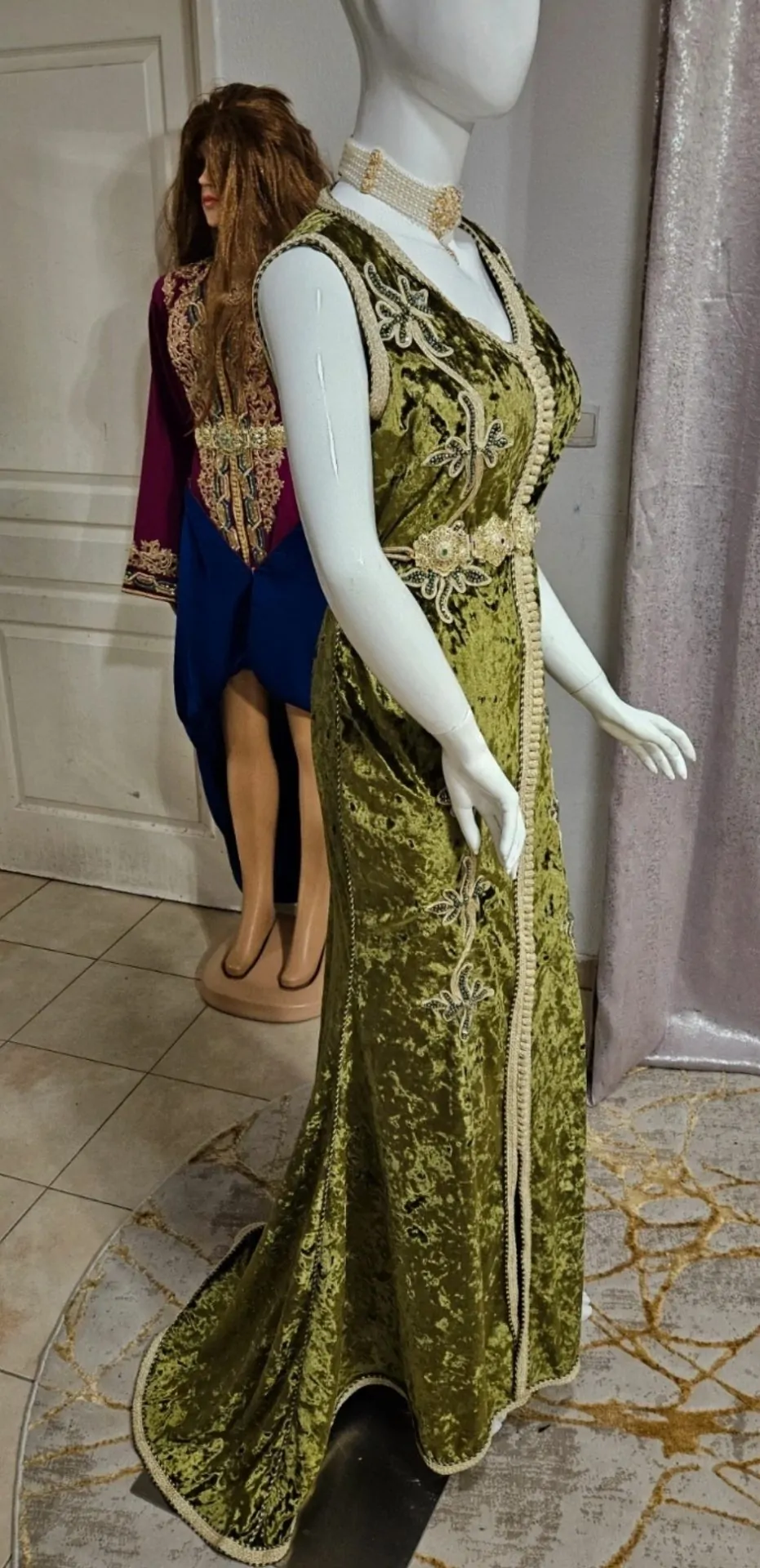 Caftan marocain une pièce d'occasion coupe sirène – Image 4