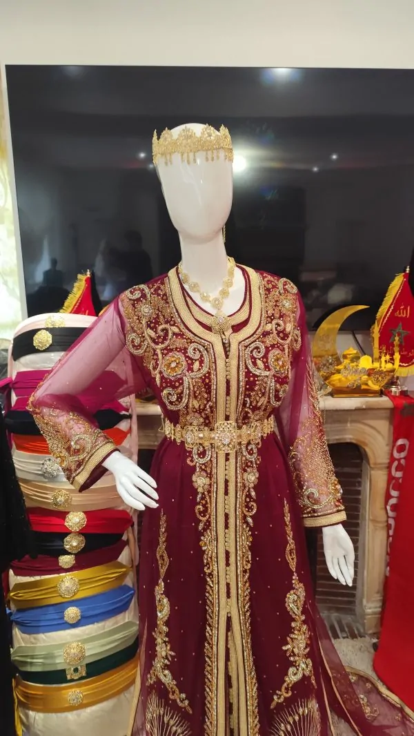 New Moroccan caftan with train — photo 8