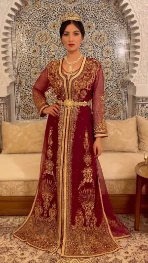 Neuer marokkanischer Kaftan mit Schleppe