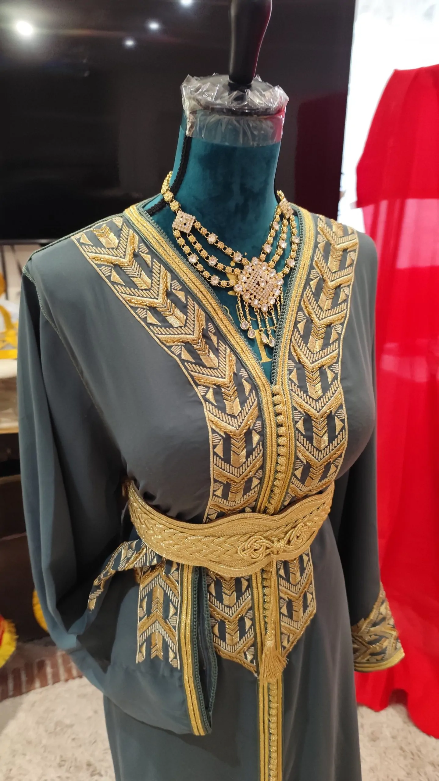 caftan marocain porté une fois – Image 11