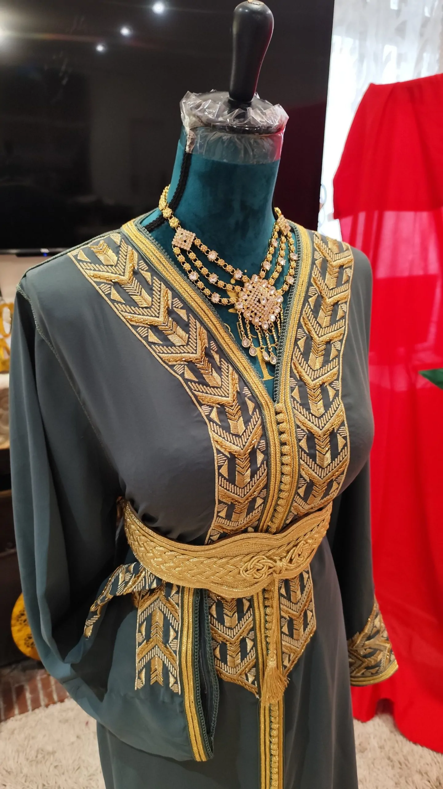 caftan marocain porté une fois – Image 3
