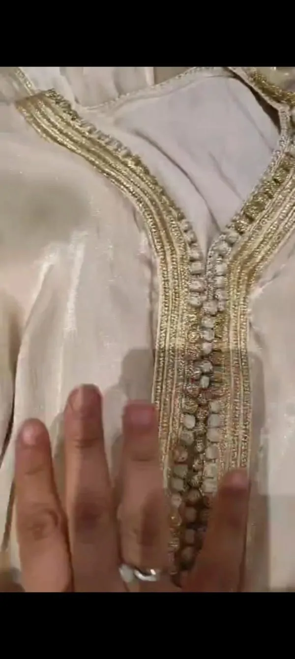 9caftans plus trois ceintures — photo 2