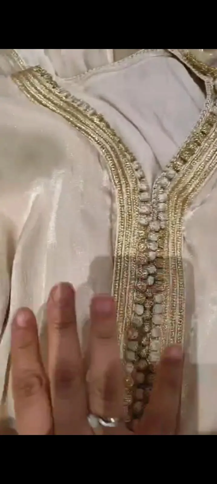 9caftans plus trois ceintures – Image 2