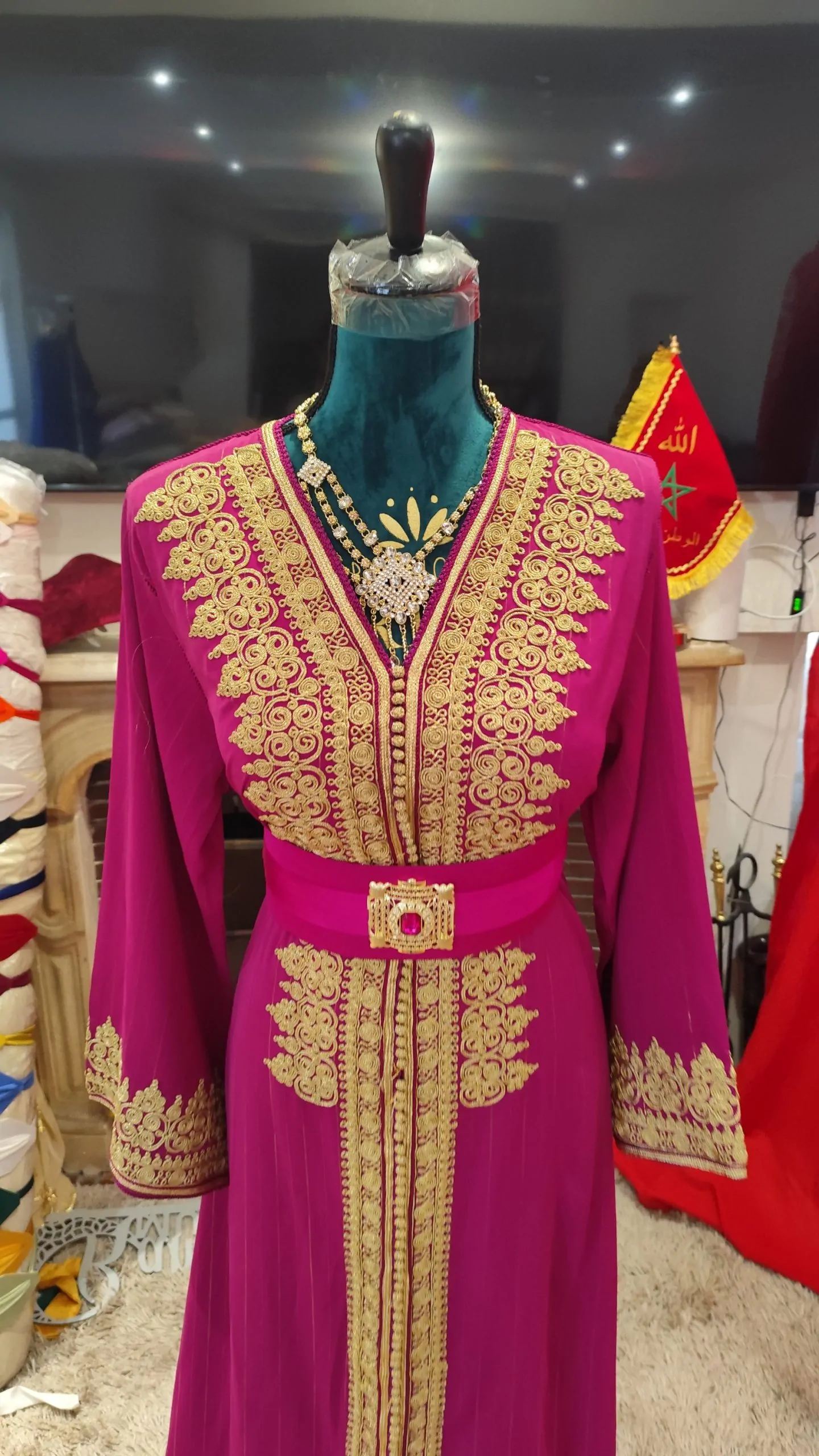 caftan marocain modèle d exposition – Image 2
