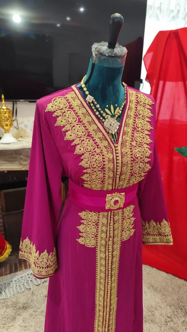 caftan marocain modèle d exposition — photo 3