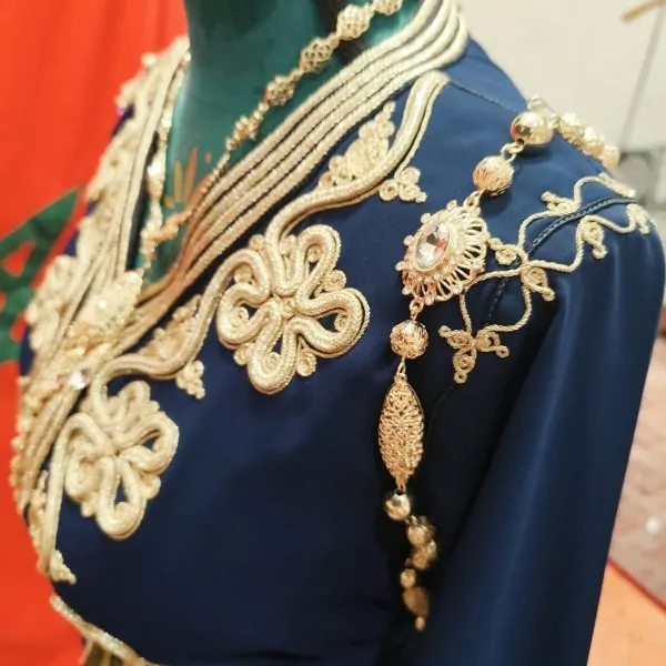 Rückenschmuck — photo 2