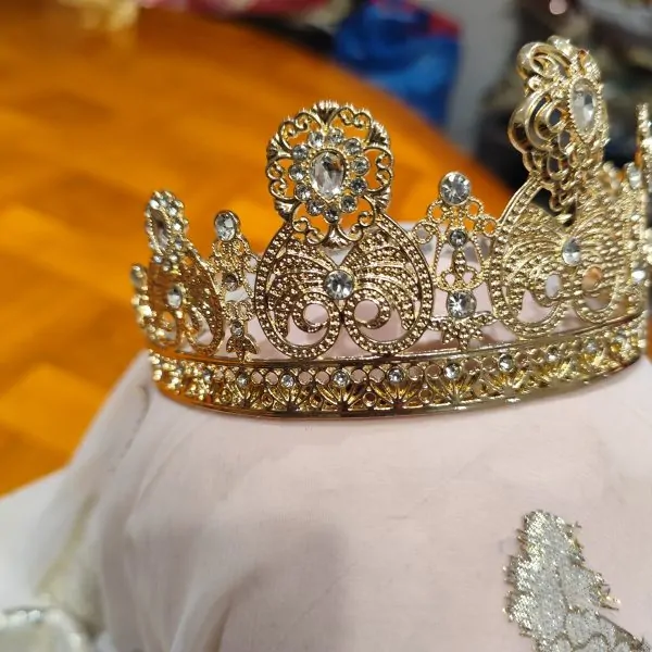 Crown — photo 2