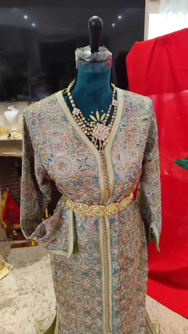 caftan marocain sirène doublé d occasion — photo 3